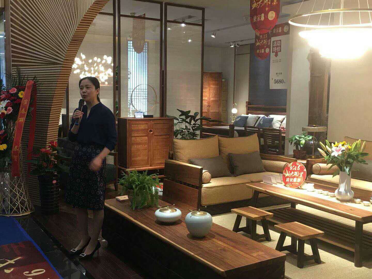 恭贺东家·阿禧郑州店盛大开业